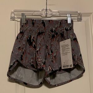 lululemon athletica Women's Patterned Athletic Shorts - Gray and Black, Sz 0 NWT